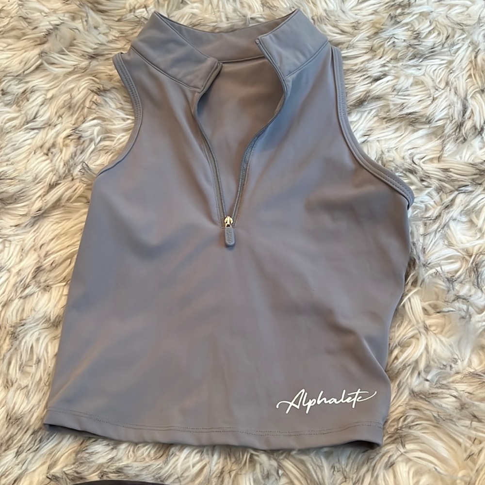 Cropped quarter zip up